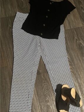 Faded Glory Black and White Geometric Straight-Leg Pants